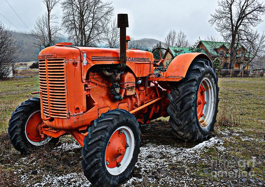 vintage-case-tractor-hdr-lisa-telquist.jpg